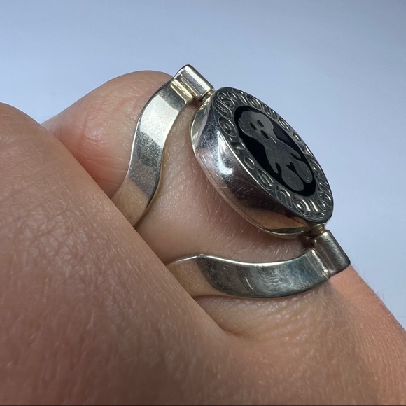 Black Mother of Pearl Teddy Bear Sterling Silver Ring Size 8 Adjustable - Picture 12 of 13